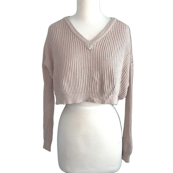 Brandy Melville Sweaters - BRANDY MELVILLE beige cream v-neck crop top sweater in women’s size small
